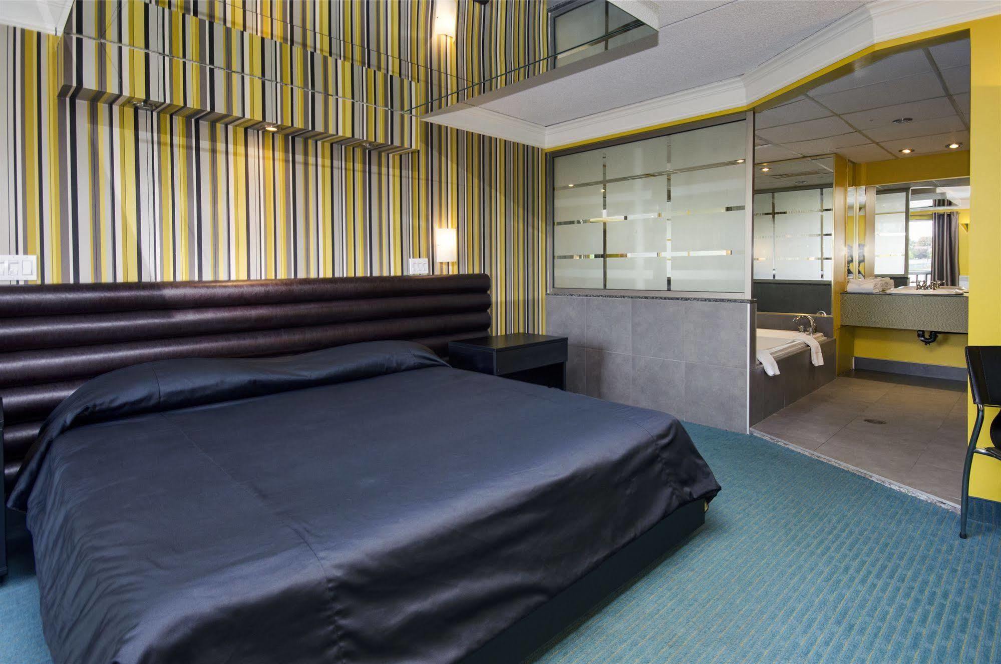 Motel Labarre Longueuil Esterno foto