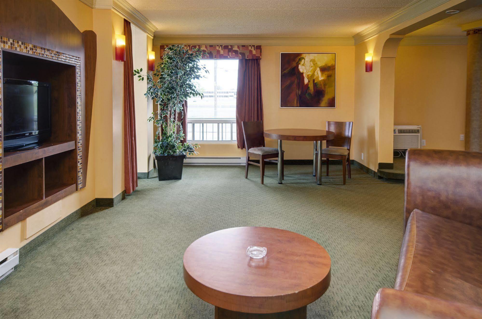 Motel Labarre Longueuil Esterno foto