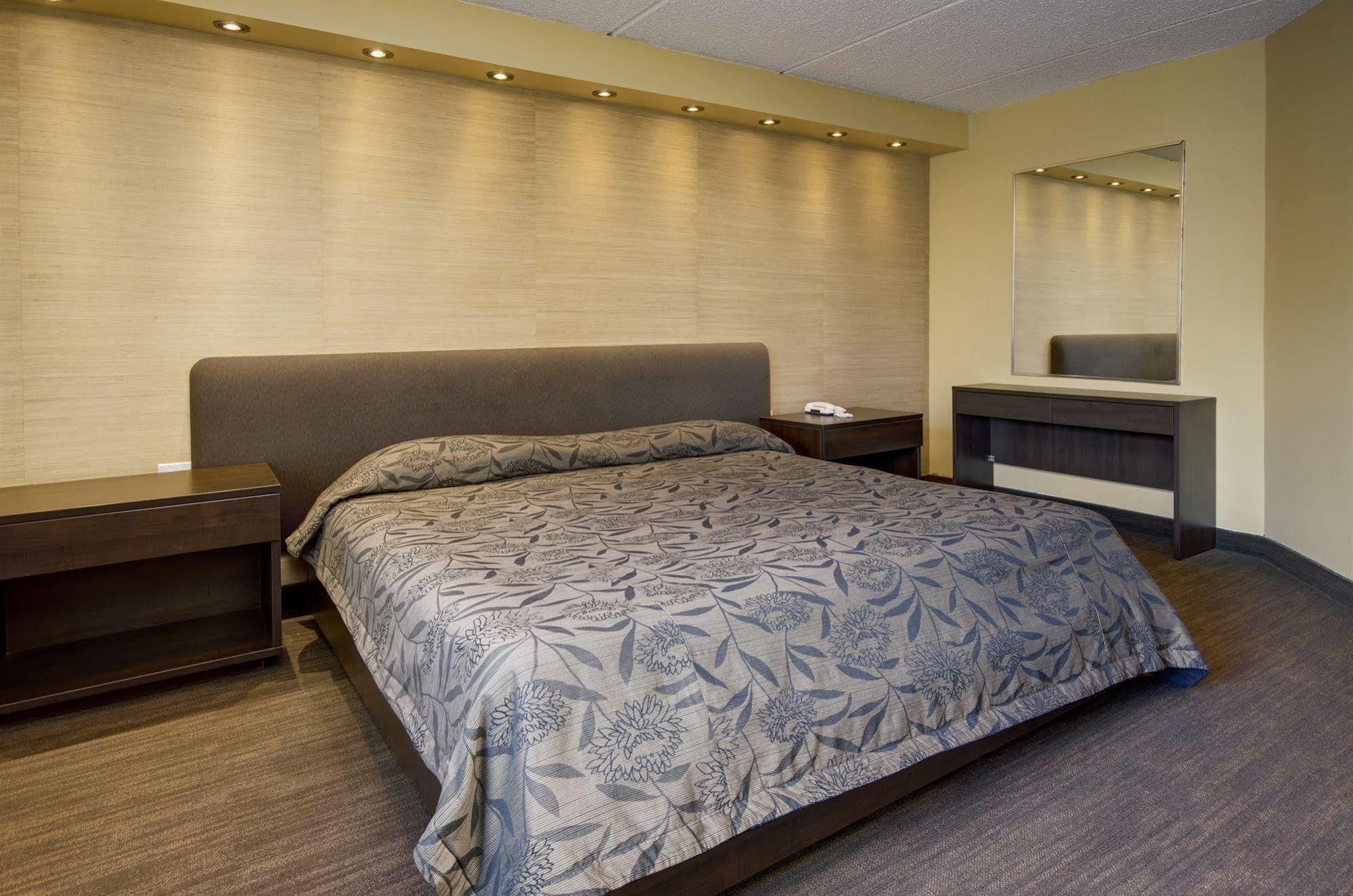 Motel Labarre Longueuil Esterno foto